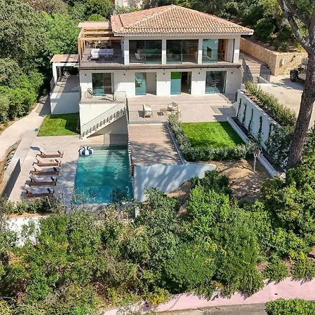 Stunning Home Blends Minimalist Luxury With Comfort Appartement Sainte-Maxime