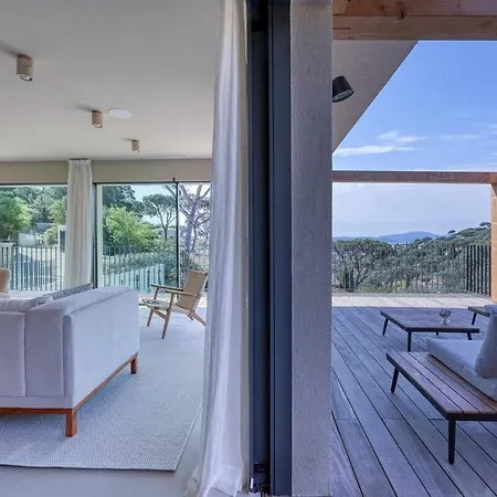 Stunning Home Blends Minimalist Luxury With Comfort Appartamento *