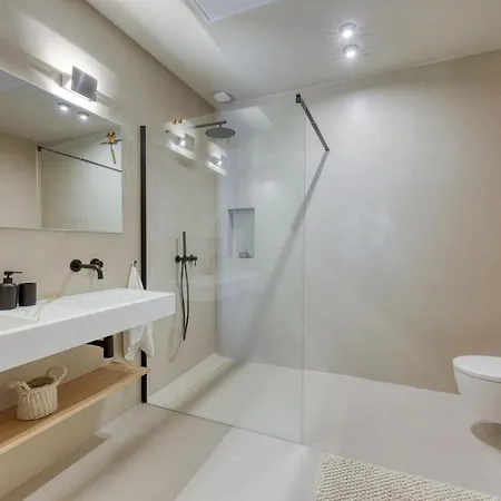 Appartamento Stunning Home Blends Minimalist Luxury With Comfort Sainte-Maxime